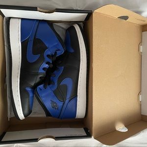 Jordan 1 mid black/hyper royal white